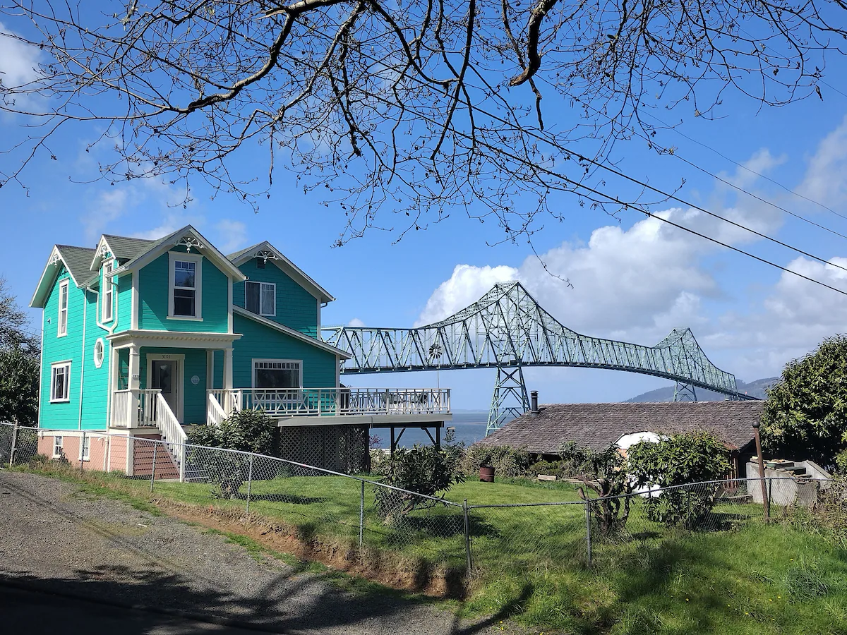 Stephanie Speck’s house from Short Circuit filming location in Astoria, Oregon